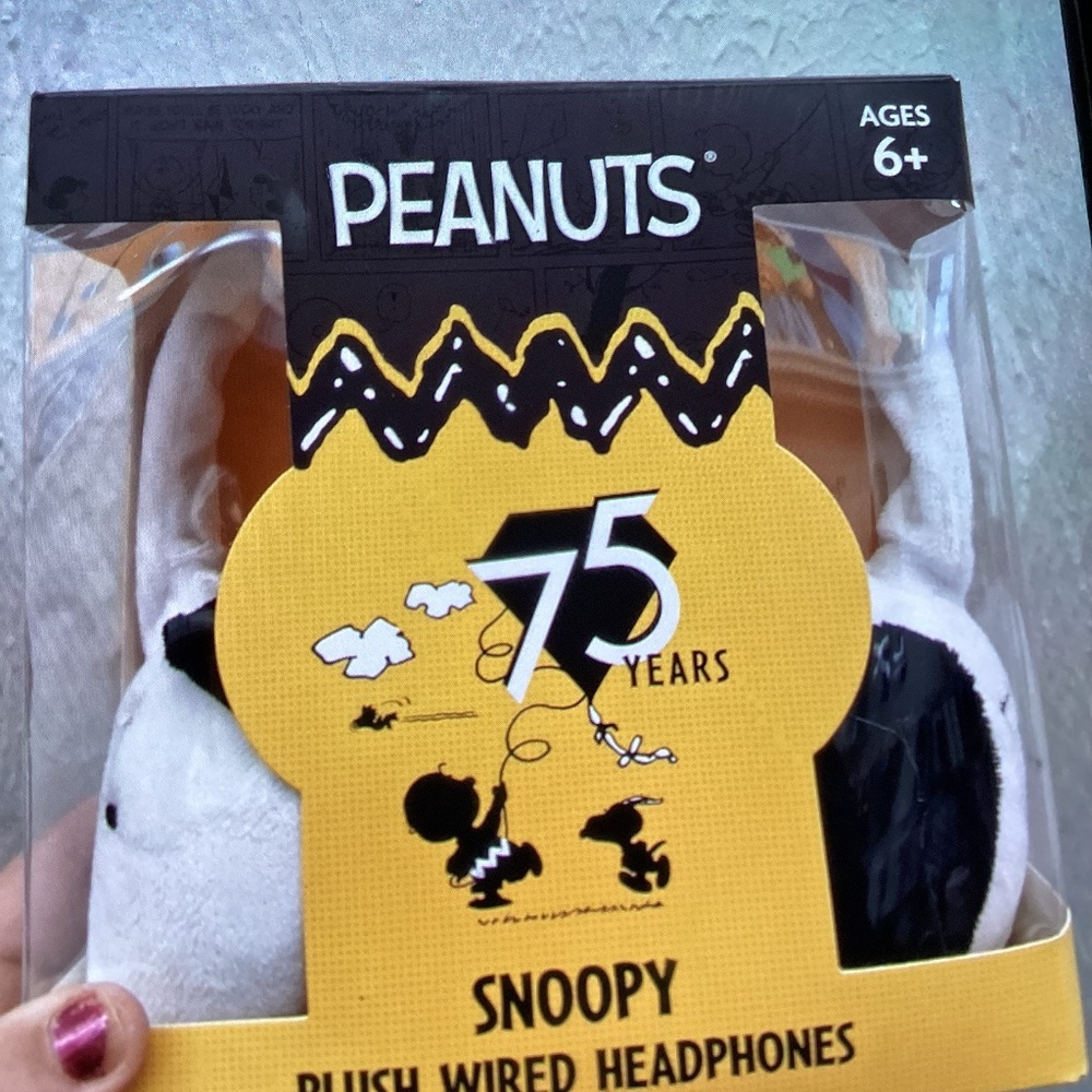 New Peanuts Snoopy Plush Wired Headphones